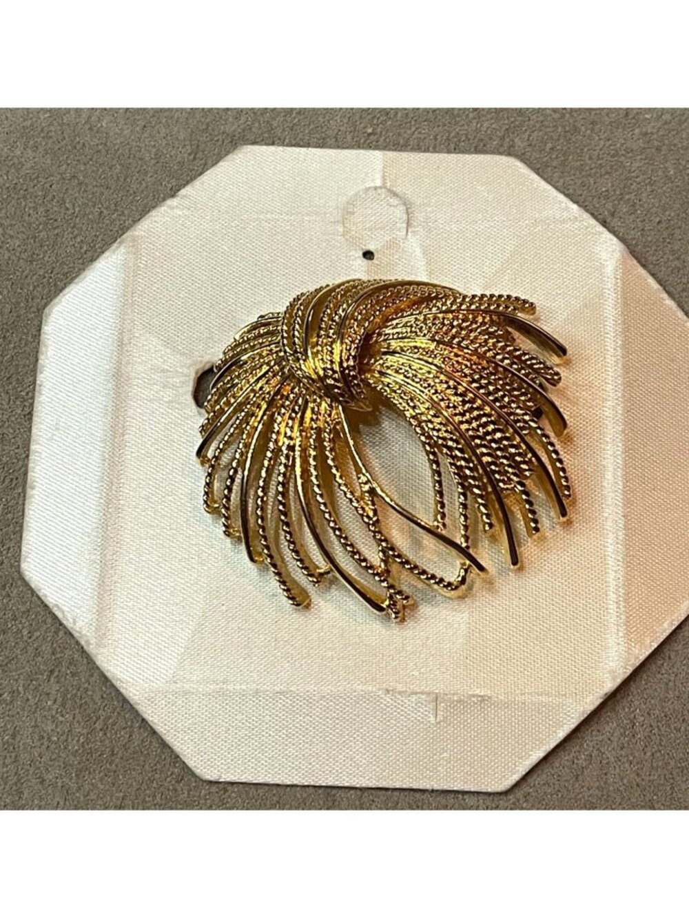 Vintage 60s Monet Mirador Brooch Gold Tone Firework Starburst Fan Modernist Pin
